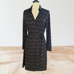 Vince Camuto Wrap Dress Sz L Black Olive Green Chevron Long Sleeves Collar Midi